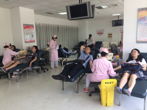 6-公司每年組織員工志愿者參加義務(wù)獻(xiàn)血活動(dòng) 6-公司每年組織員工志愿者參加義務(wù)獻(xiàn)血活動(dòng)